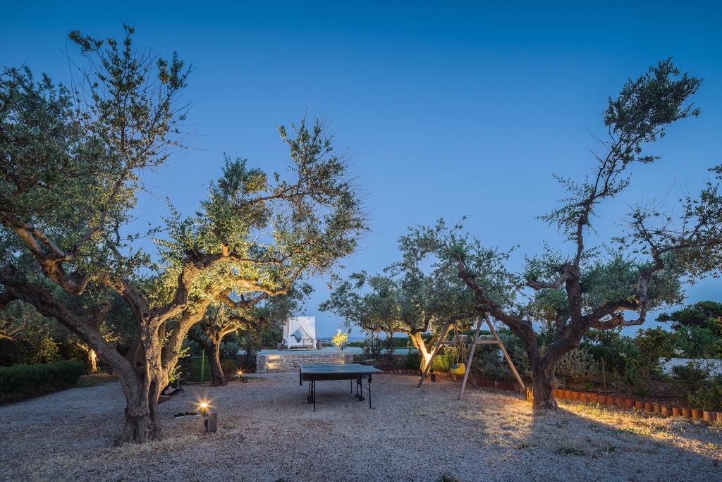 Vrysomylos Vromonérion المظهر الخارجي الصورة